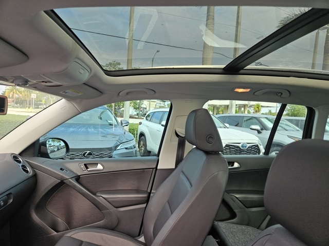 2016 Volkswagen Tiguan SE photo 7
