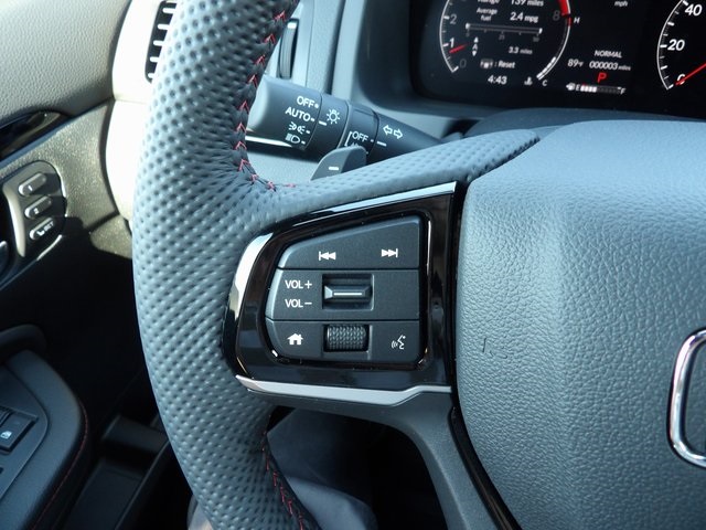 2025 Honda Ridgeline Black Edition photo 23