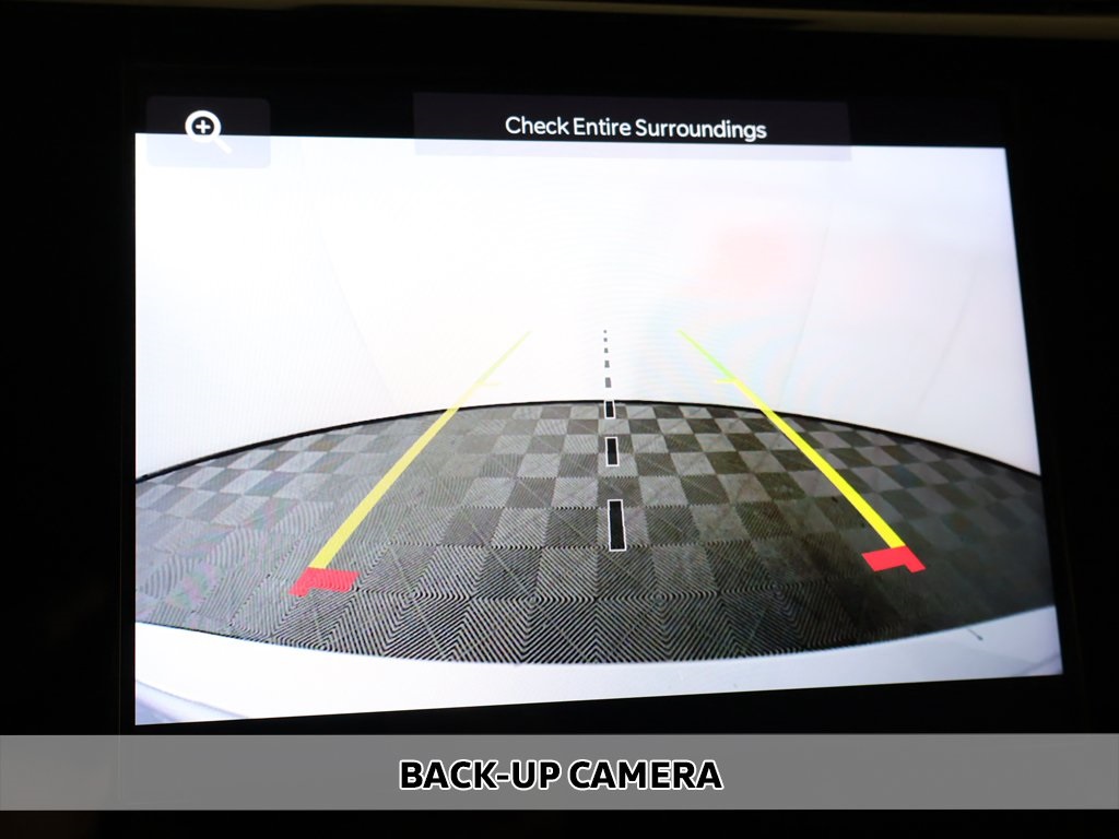 2023 Jeep Grand Cherokee Laredo Altitude photo 3