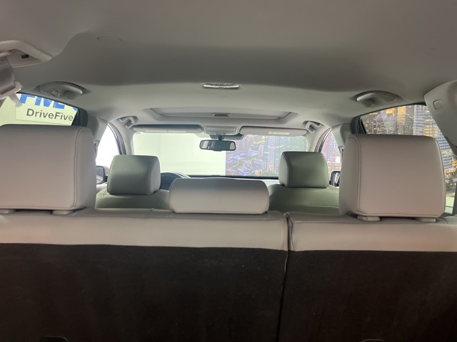 2017 Honda CR-V Touring photo 25