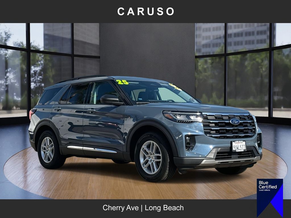 2025 Ford Explorer Active's photo