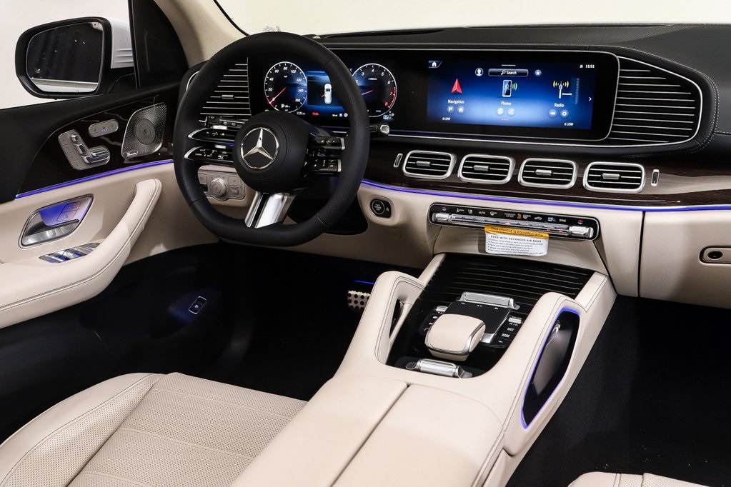 2026 Mercedes Benz GLS 580 4MATIC photo 13