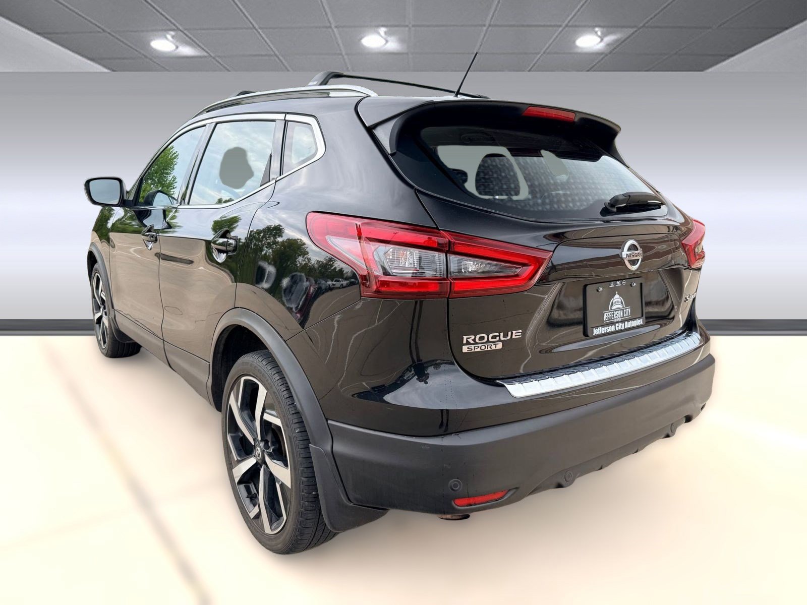 2022 Nissan Rogue Sport SL photo 3
