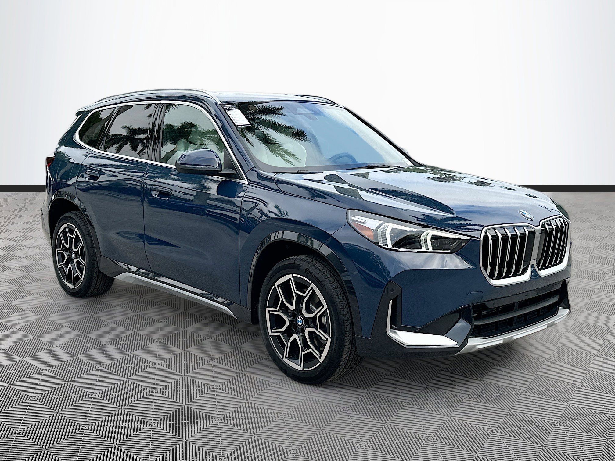 2026 BMW X1 28i's photo