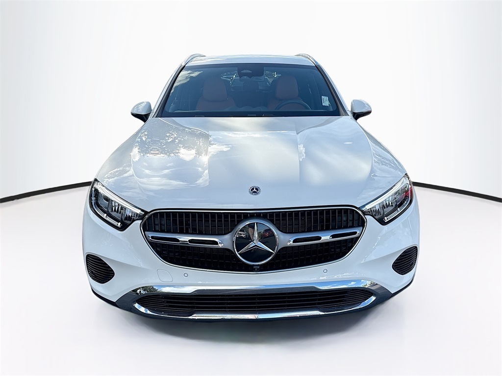2026 Mercedes Benz GLC 300 photo 2