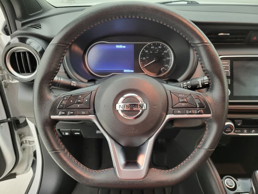2020 Nissan Kicks SR photo 2