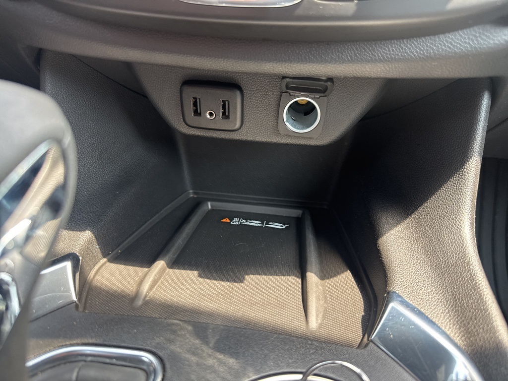2022 Chevrolet Traverse Cloth photo 37