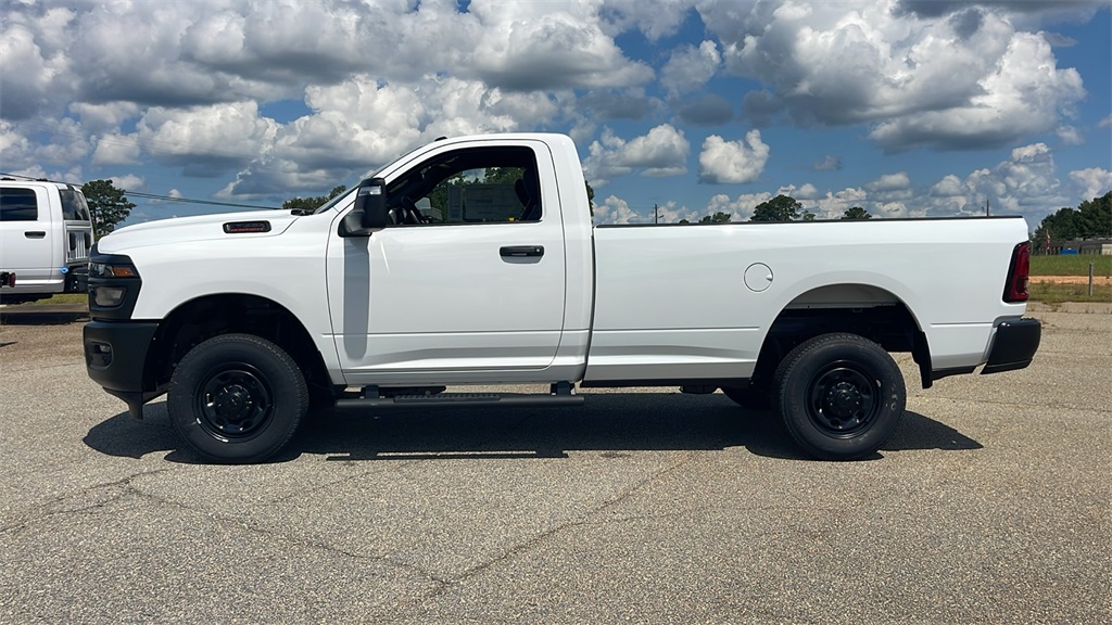 2025 Ram 2500 Tradesman photo 4