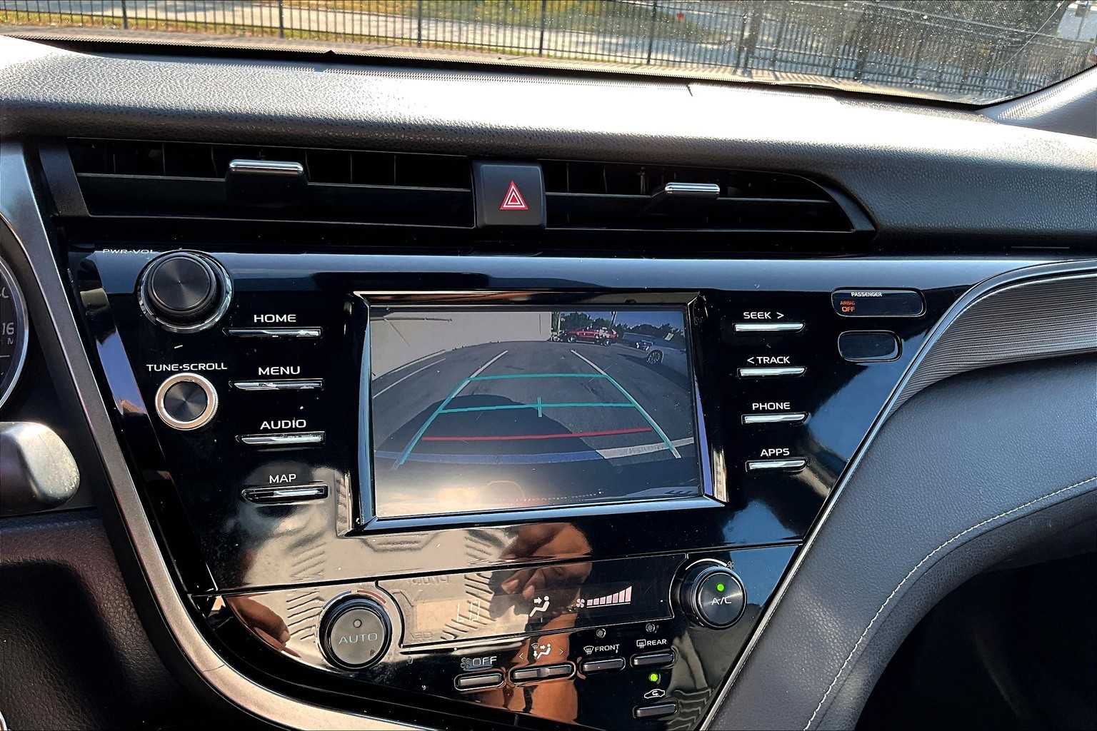 2019 Toyota Camry SE photo 24