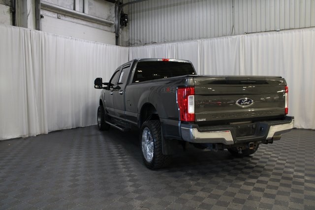 2017 Ford F-250 XLT photo 2