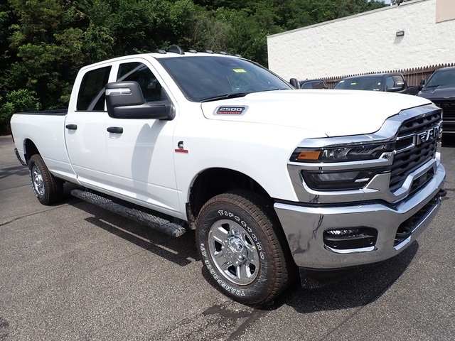2025 Ram 2500 Tradesman photo 8