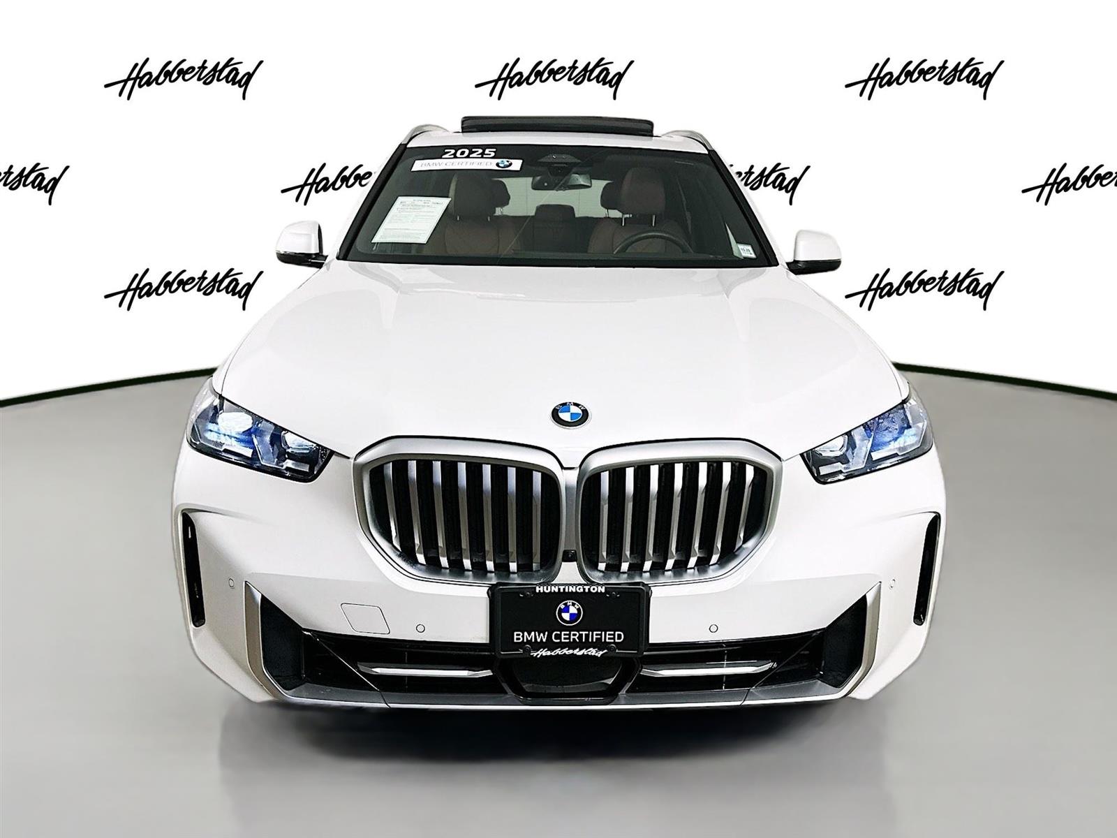 New 2025 Mineral White Metallic BMW xDrive40i image 2