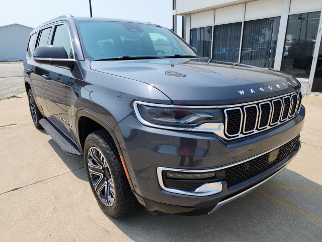 2022 Jeep Wagoneer Series III's photo