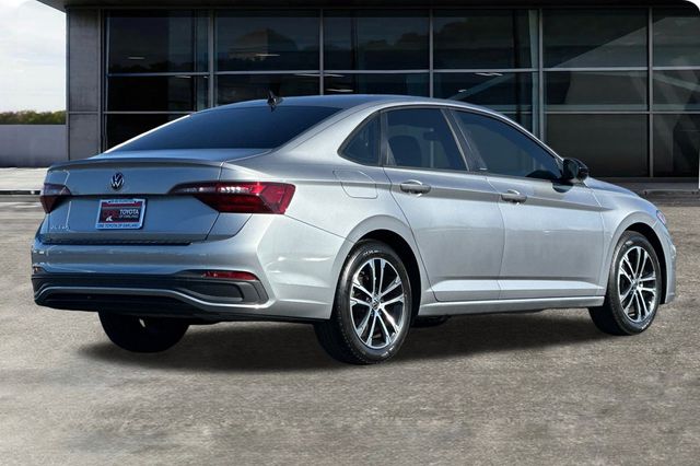 2024 Volkswagen Jetta 1.5T Sport photo 3