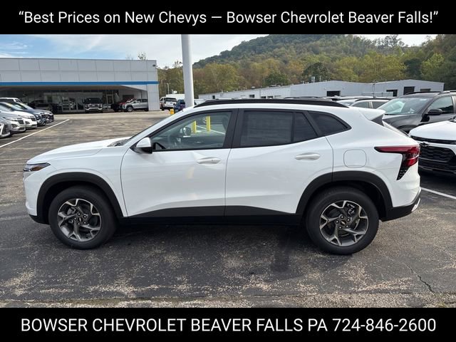 2026 Chevrolet Trax LT photo 2