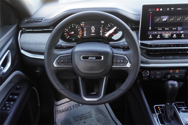 2023 Jeep Compass Latitude photo 15