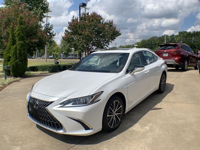 2025 Lexus ES Hybrid 300h's photo