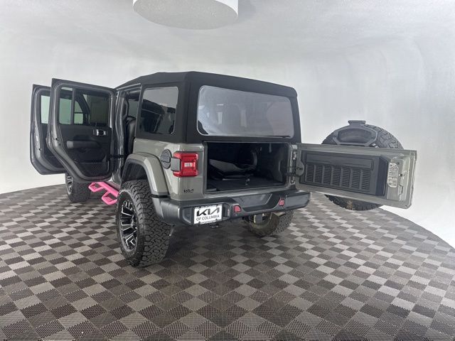 2020 Jeep Wrangler Unlimited Sahara photo 13