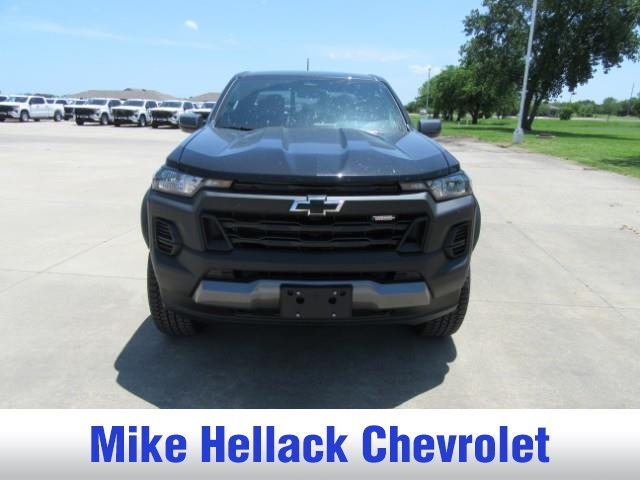 2025 Chevrolet Colorado Trail Boss photo 2