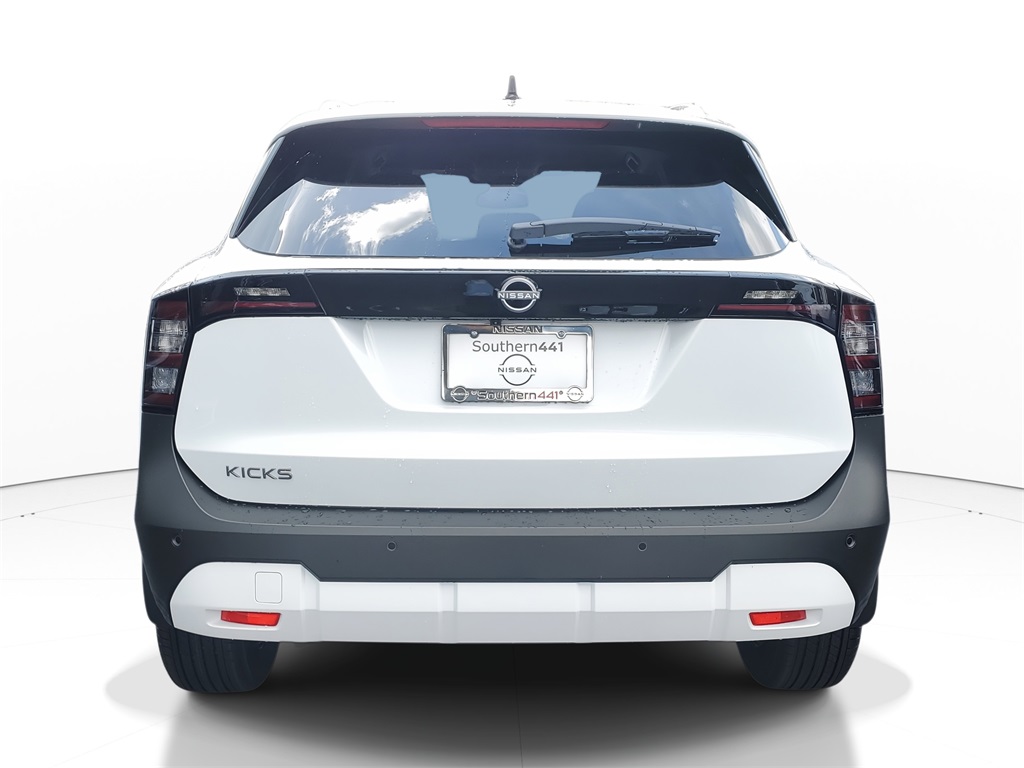 2026 Nissan Kicks SV photo 2