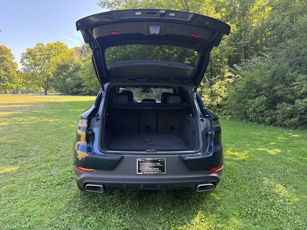 2024 Porsche Cayenne Base photo 10