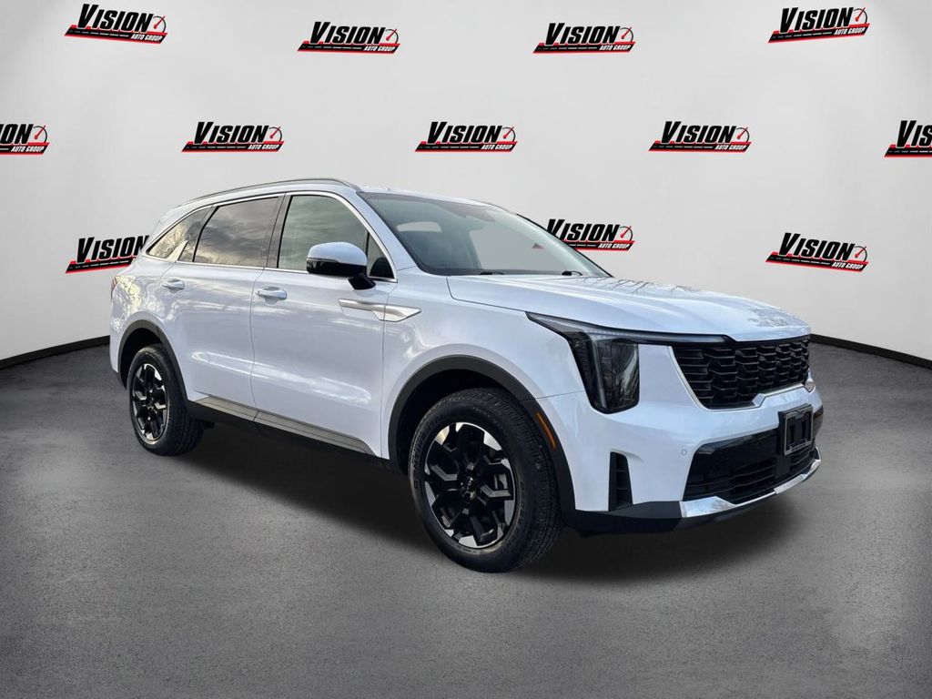 2025 Kia Sorento S photo 3
