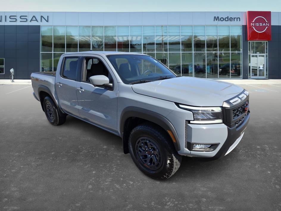 2025 Nissan Frontier PRO-4X photo 3