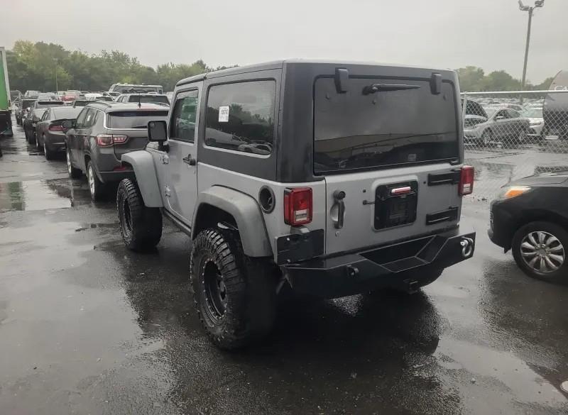 2016 Jeep Wrangler Rubicon photo 3