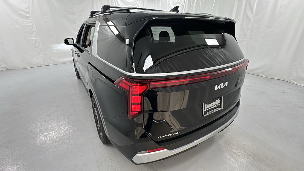 2026 Kia Carnival EX photo 4
