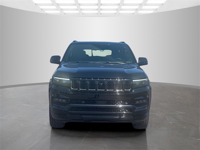 2023 Jeep Grand Wagoneer III photo 2