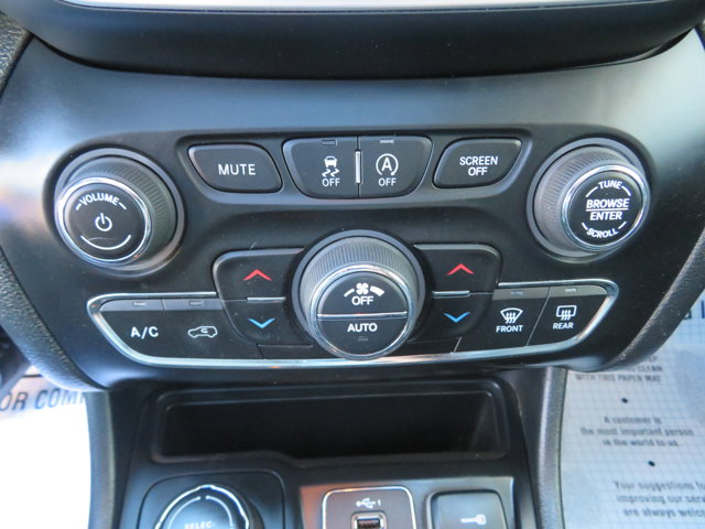 2022 Jeep Cherokee Latitude Lux photo 24