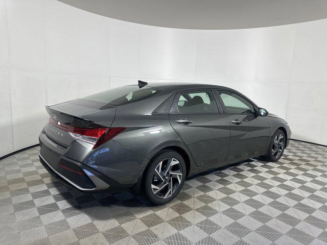 2025 Hyundai Elantra SEL Sport photo 7