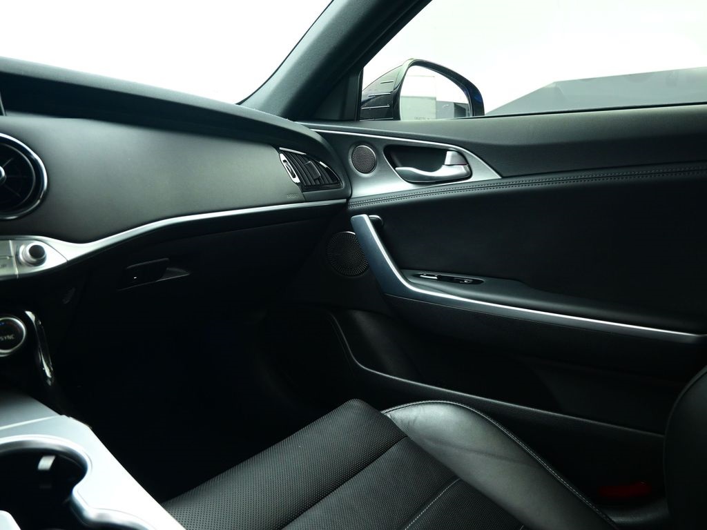 2020 Kia Stinger GT2 photo 18