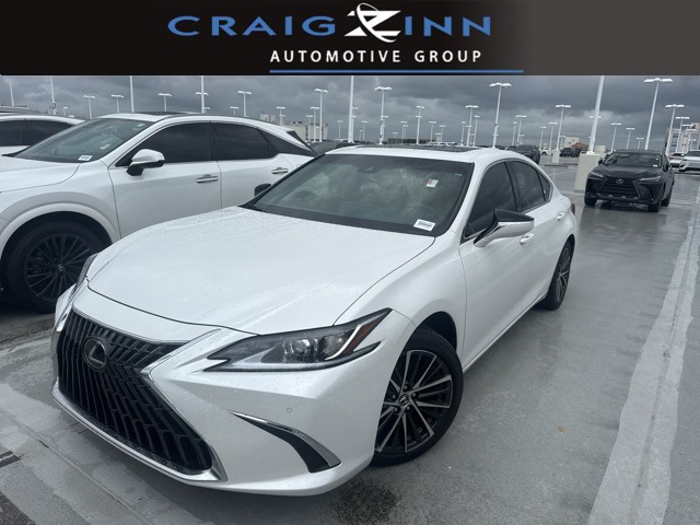 2024 Lexus ES 350's photo