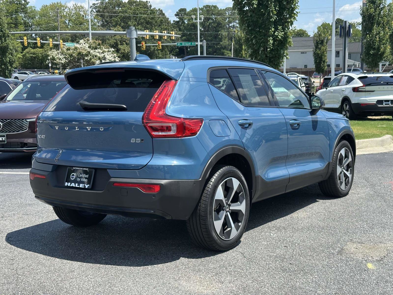 2025 Volvo XC40 Plus photo 19