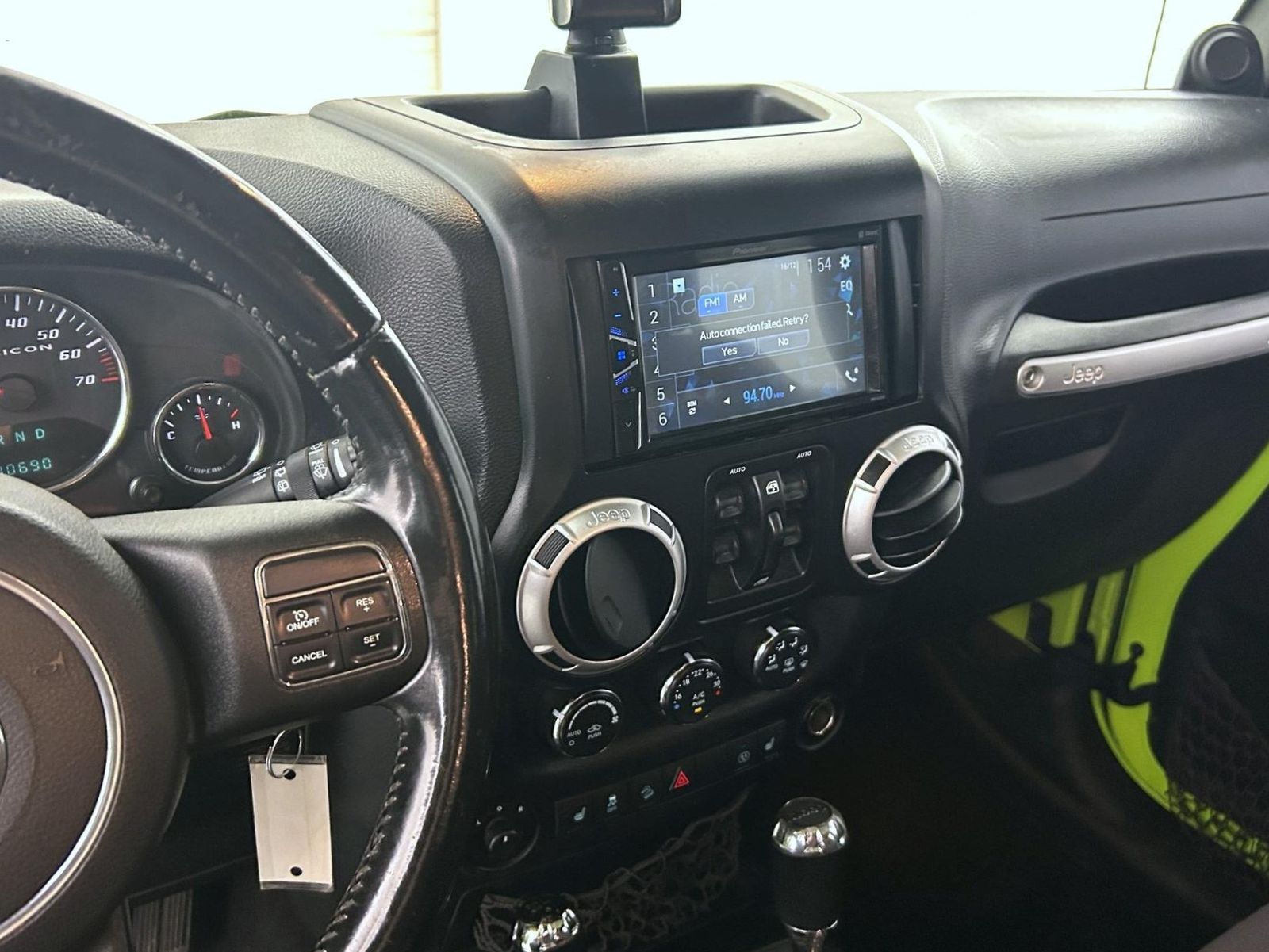 2013 Jeep Wrangler Unlimited Sahara photo 11
