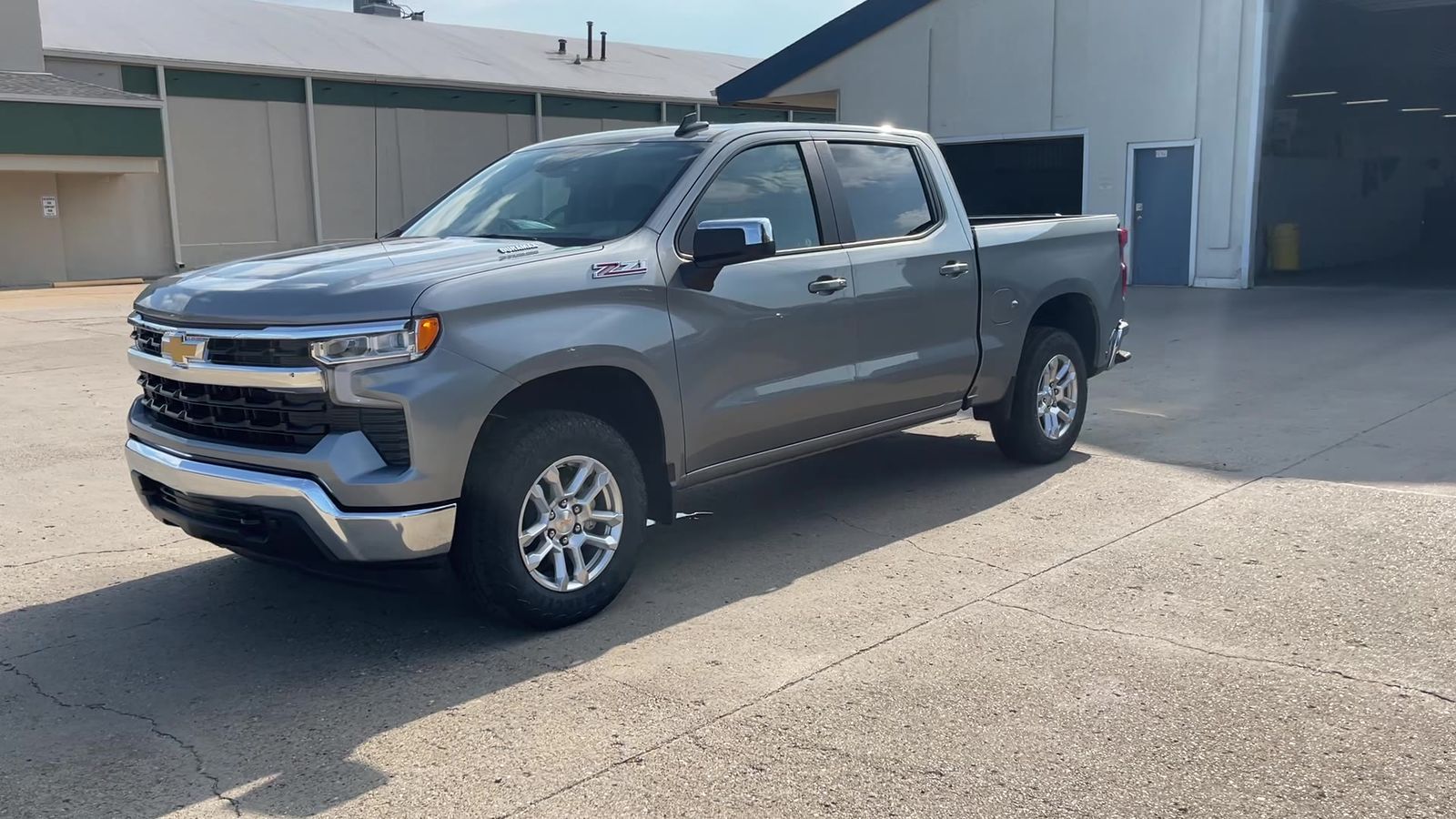 2025 Chevrolet Silverado 1500 LT photo 18