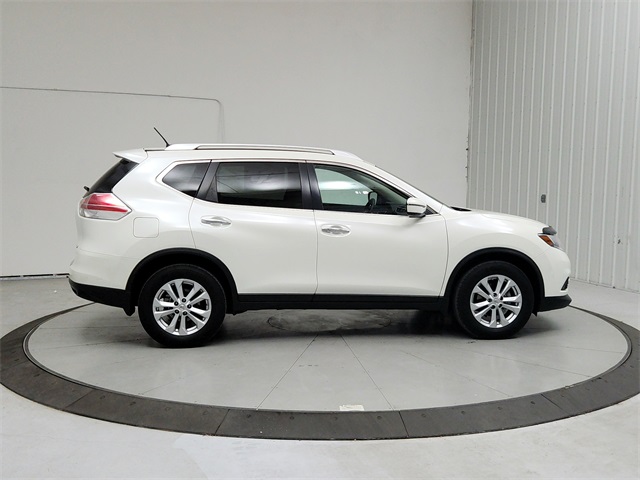 2016 Nissan Rogue SV photo 8