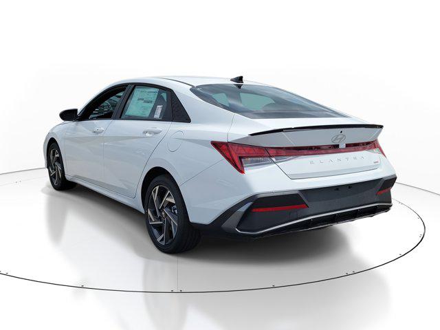 2025 Hyundai Elantra Hybrid photo 3