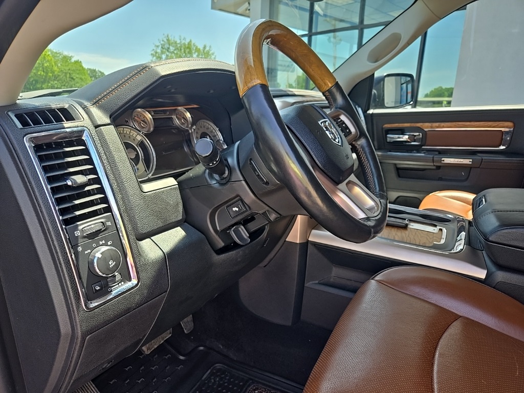 2017 Ram 1500 Laramie photo 43