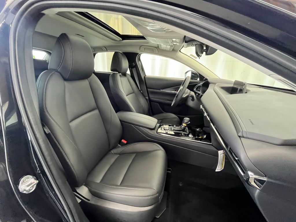 2025 Mazda CX-30 2.5 S Preferred photo 12
