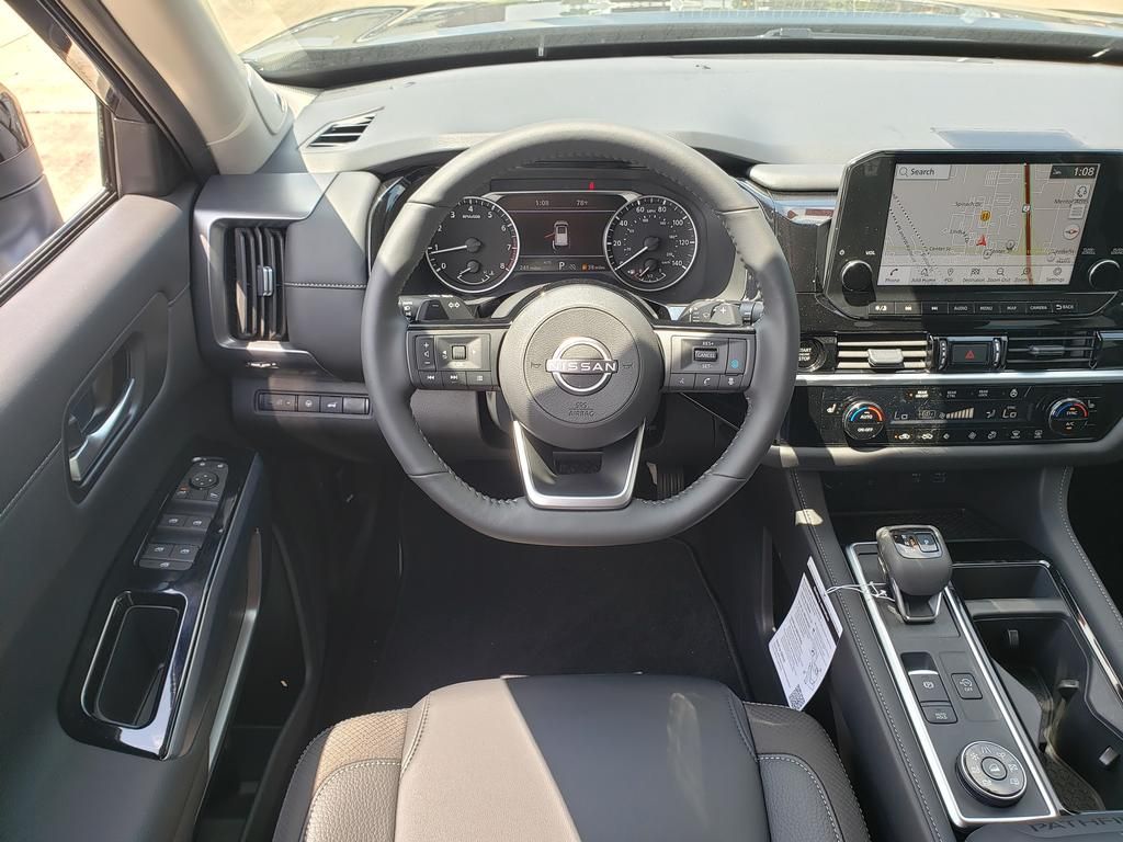 2025 Nissan Pathfinder SL photo 9