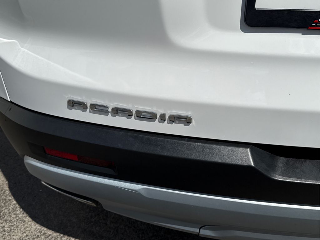 2023 Gmc Acadia SLE photo 15