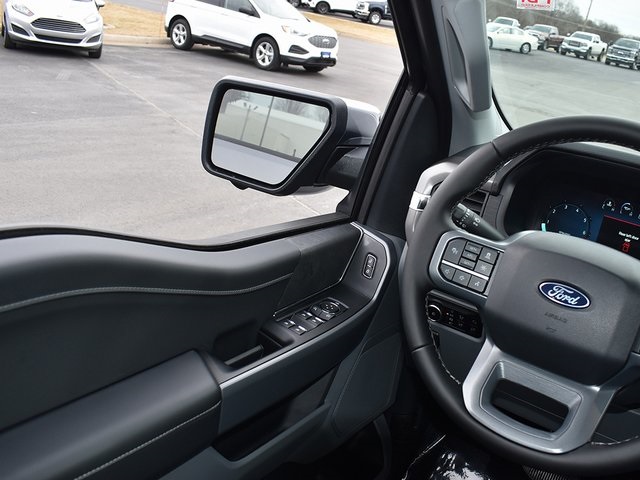2025 Ford F-150 XLT photo 16