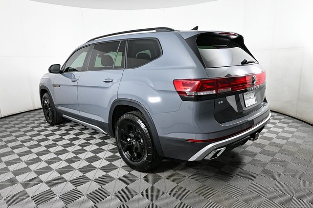 2025 Volkswagen Atlas Peak Edition SE photo 4