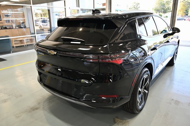 2025 Chevrolet Equinox EV 1LT photo 3