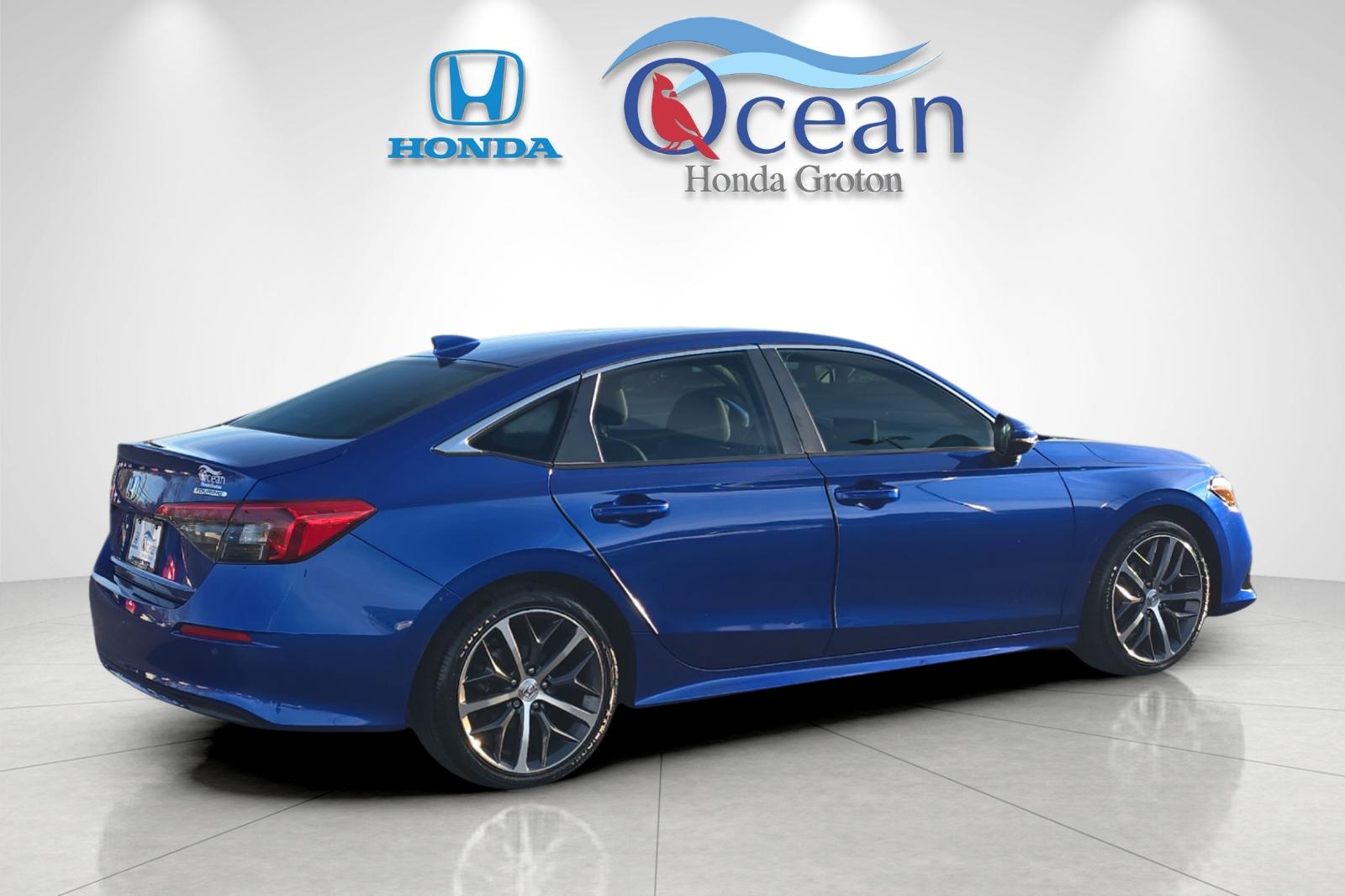 2022 Honda Civic Touring photo 3