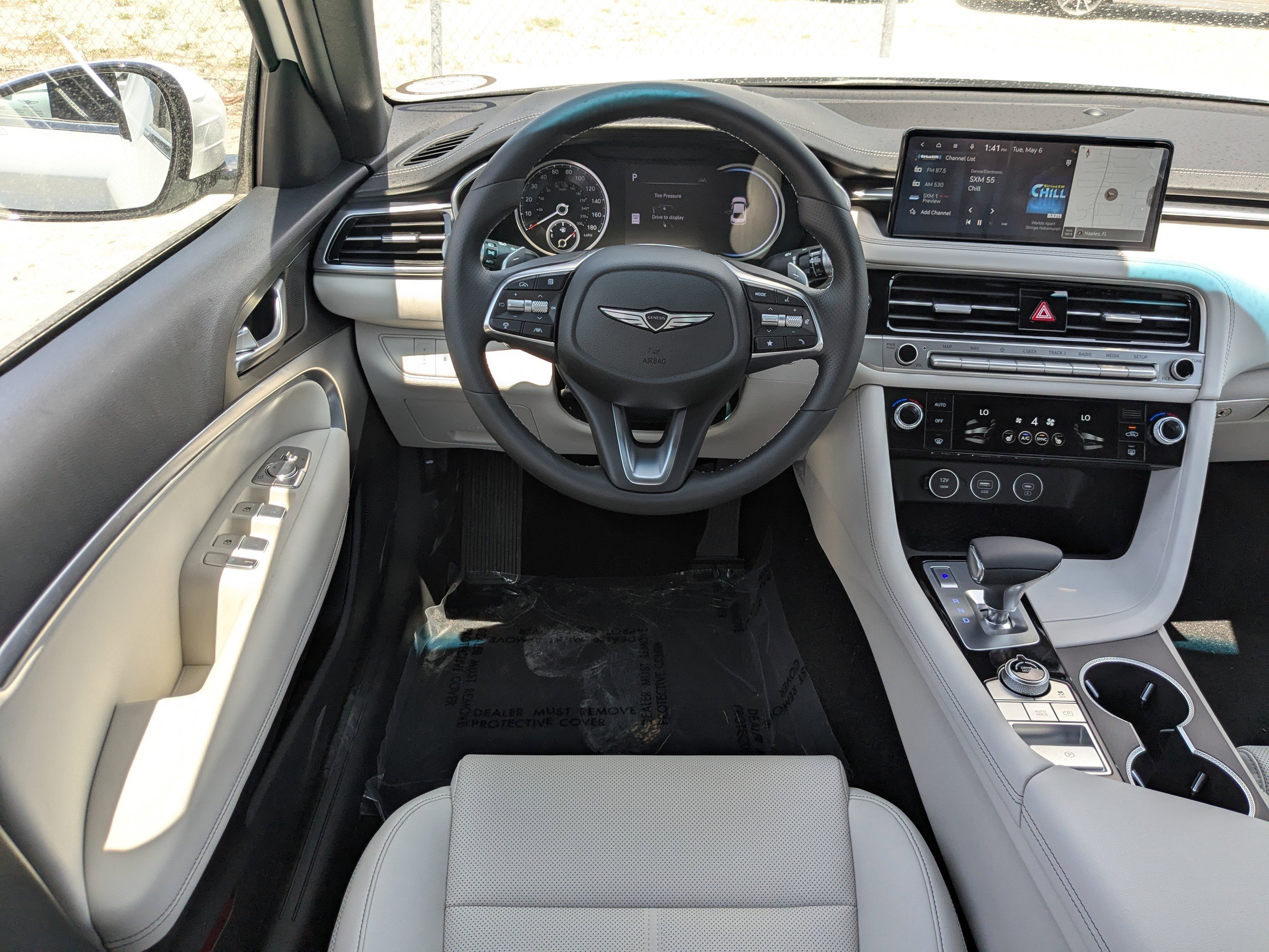 2025 Genesis G70 2.5T photo 11
