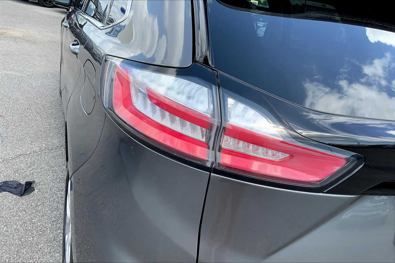 2023 Ford Edge SEL photo 28