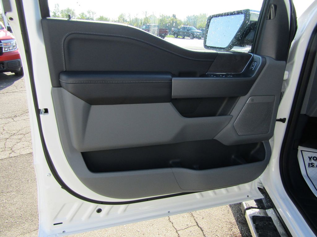 2024 Ford F-150 XLT photo 10